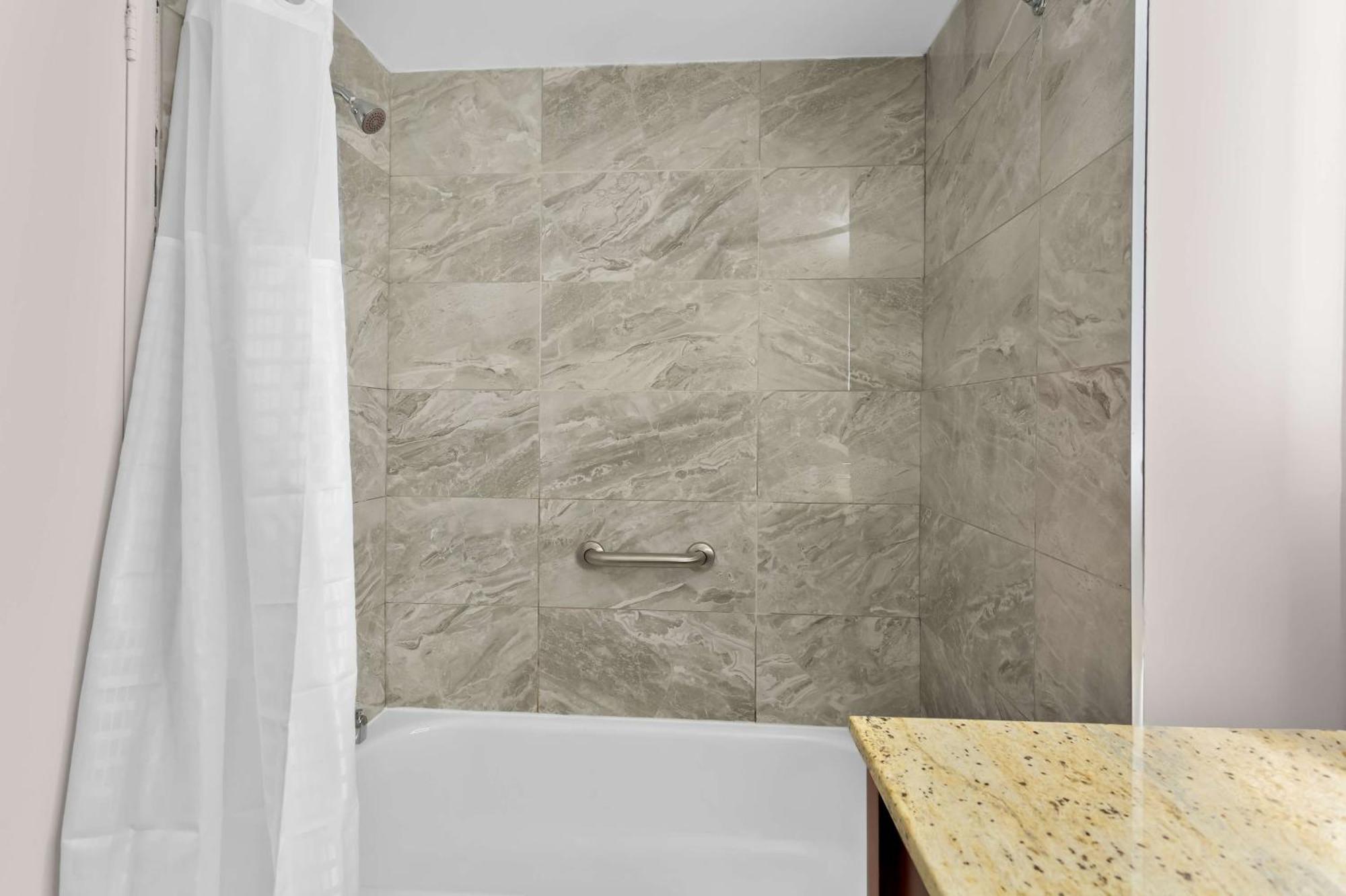 Surestay Plus By Best Western Windsor Exterior foto