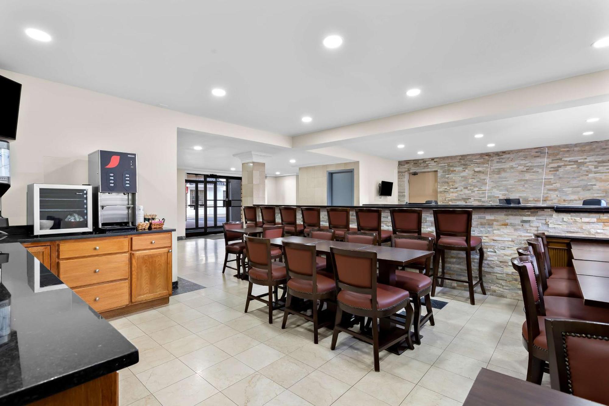 Surestay Plus By Best Western Windsor Exterior foto