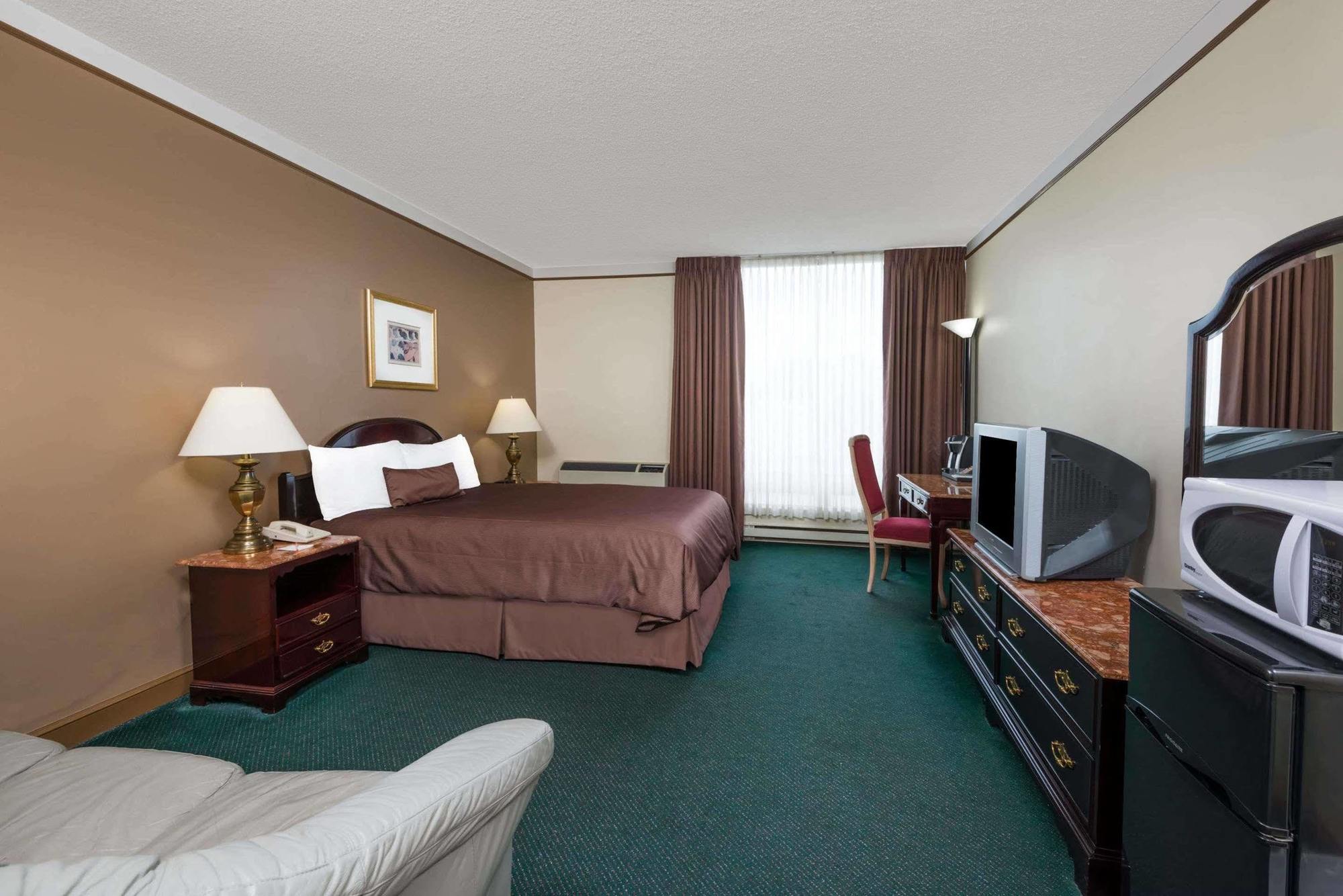 Surestay Plus By Best Western Windsor Exterior foto