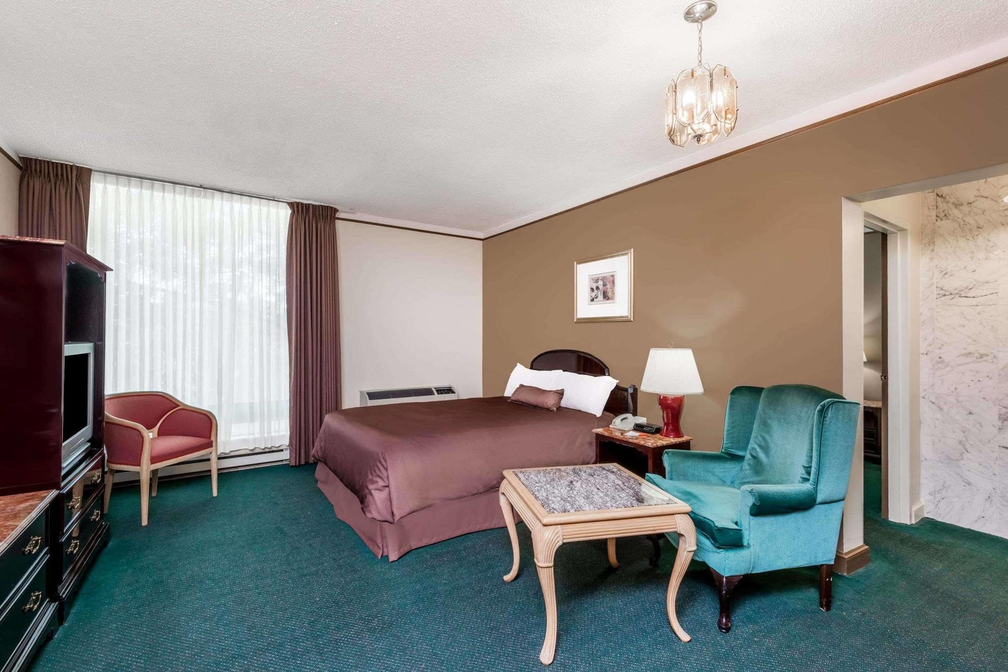 Surestay Plus By Best Western Windsor Exterior foto