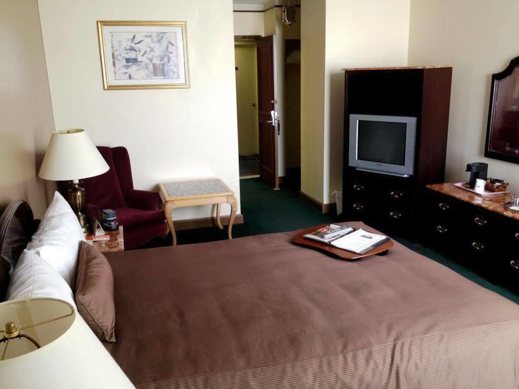 Surestay Plus By Best Western Windsor Exterior foto