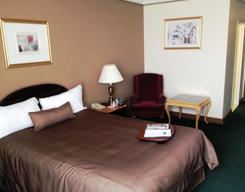 Surestay Plus By Best Western Windsor Exterior foto