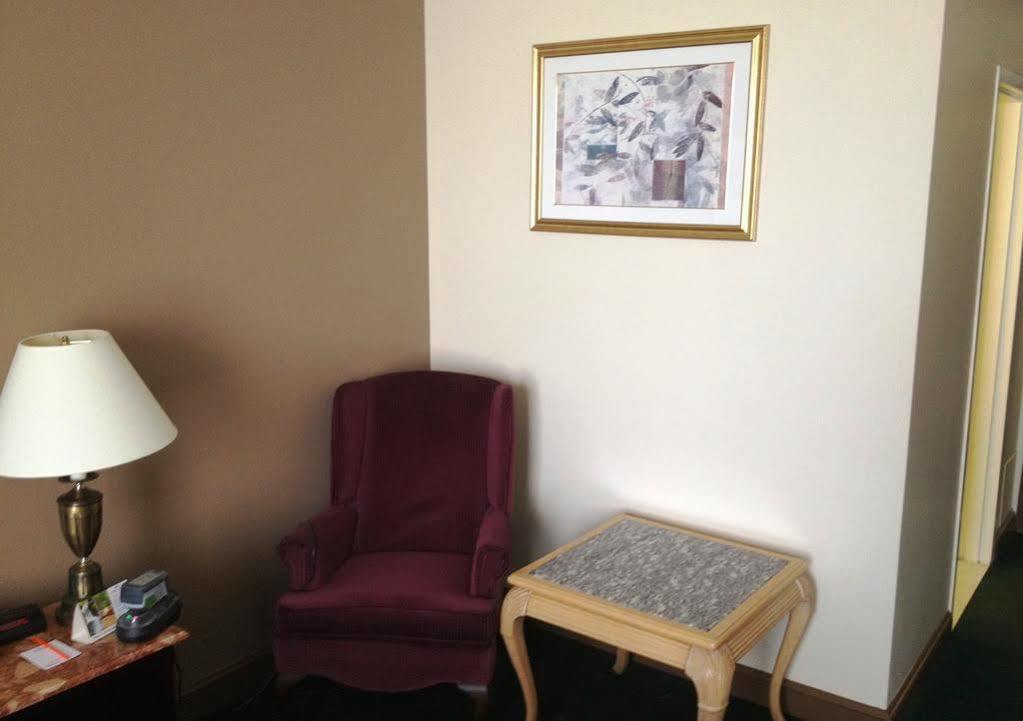 Surestay Plus By Best Western Windsor Exterior foto